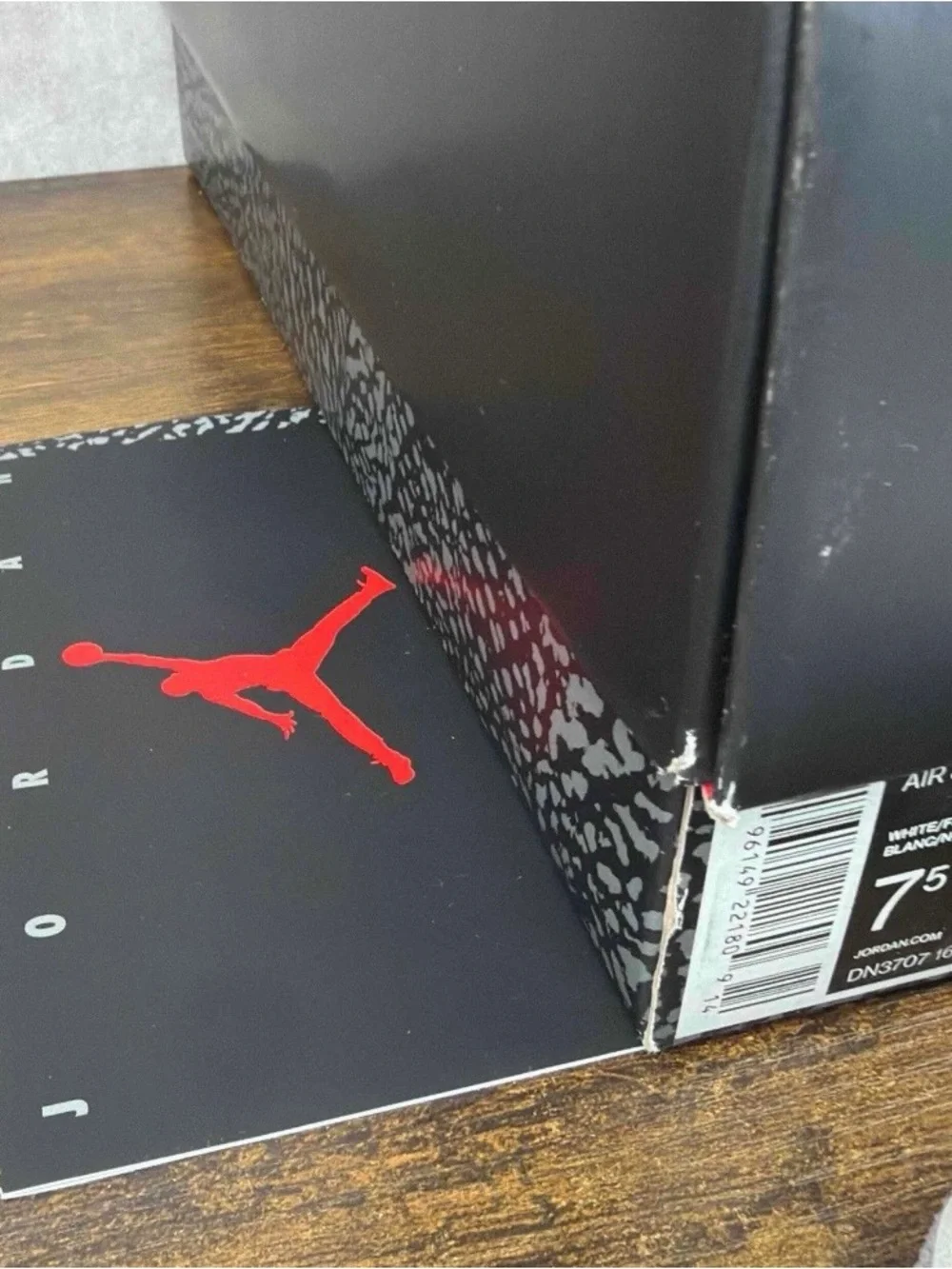 Air Jordan 3 Retro Fire Red 2022 Size 7.5 DN3707-160 Men’s Sneakers OG Rare